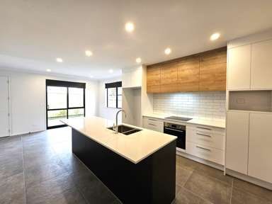  at 6B Jern Place, Eastern Beach, Manukau City, Auckland