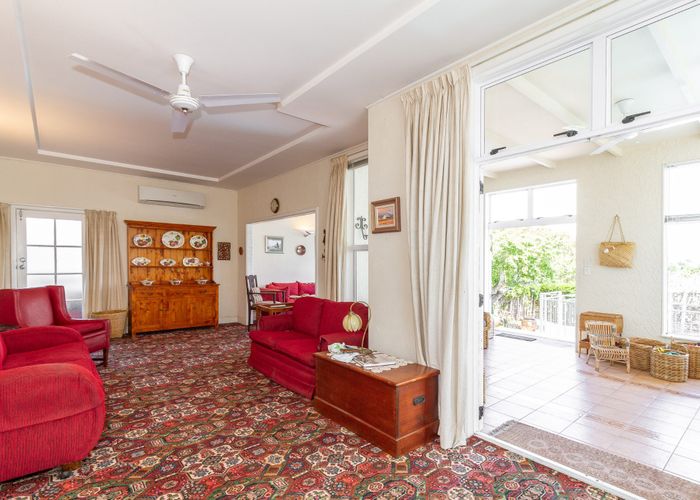  at 8 Gladstone Road, Bluff Hill, Napier