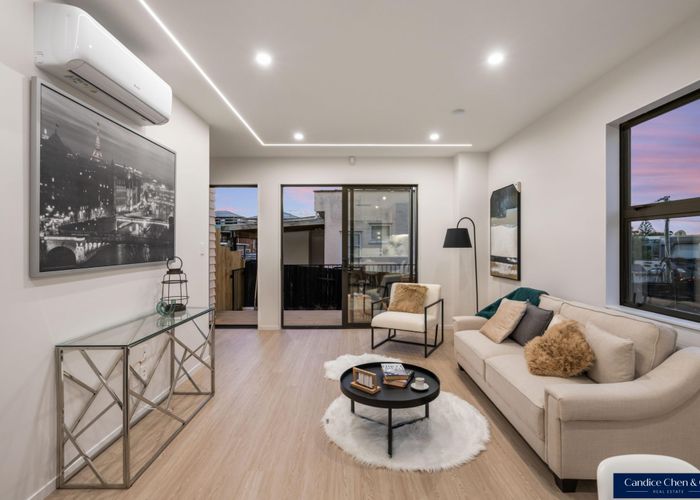  at 4/16 Binsted Road, New Lynn, Waitakere City, Auckland