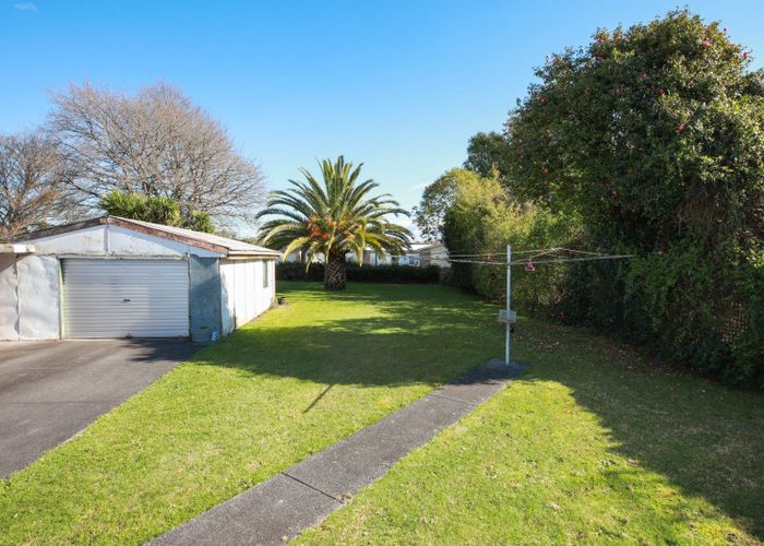  at 8 Dermont Street, Bader, Hamilton