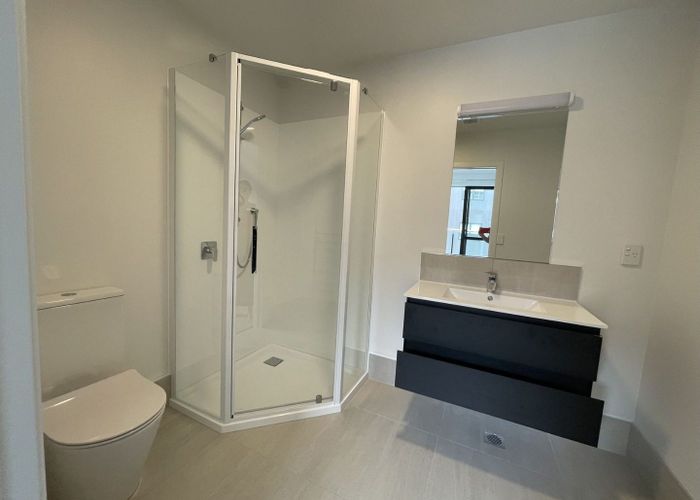  at 4/11 Carlos Drive, Flat Bush, Manukau City, Auckland