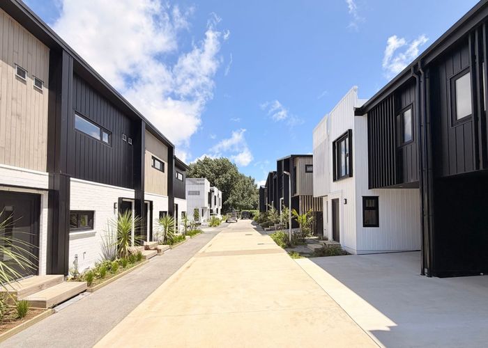  at Lot 4/23 & 25 Sullivan Avenue, Mangere Bridge, Manukau City, Auckland