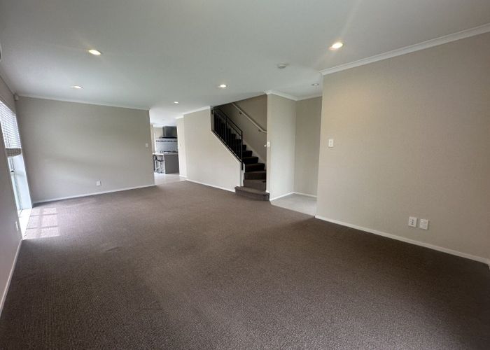  at 4 Lorenzo Way, Flat Bush, Manukau City, Auckland