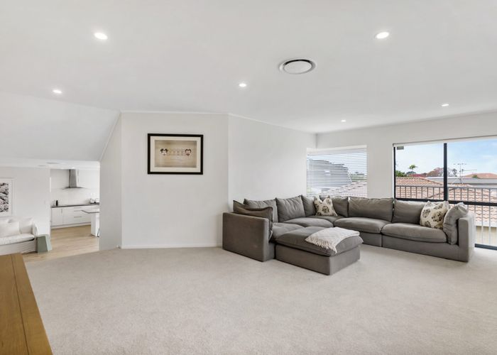 at 5 Bridgehead Cove, West Harbour, Auckland