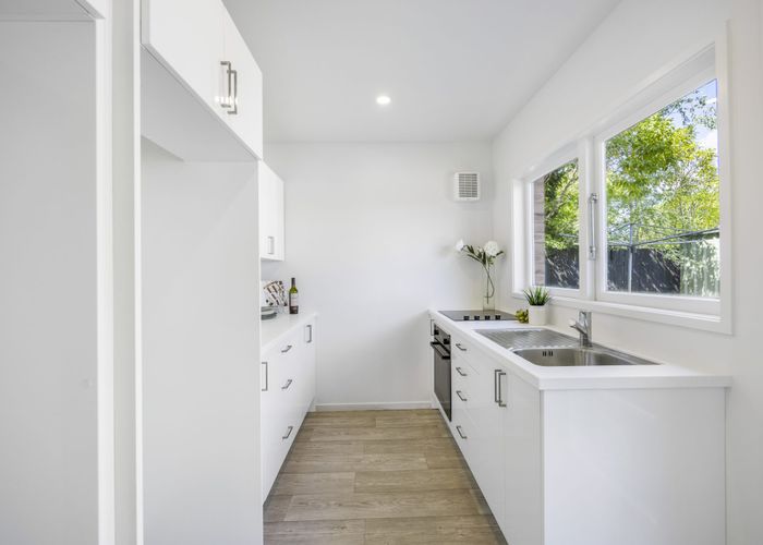  at 2/7 Hawkins Street, Meadowbank, Auckland