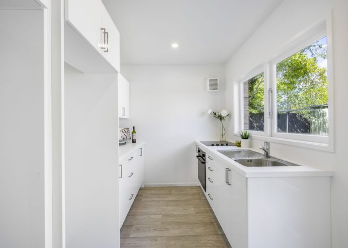  at 2/7 Hawkins Street, Meadowbank, Auckland