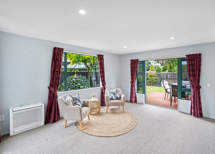  at 21 Thornwood Place, Redwood, Christchurch