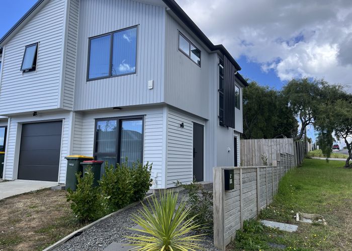  at 1/149 Tirimoana Rd, Te Atatu South, Waitakere City, Auckland