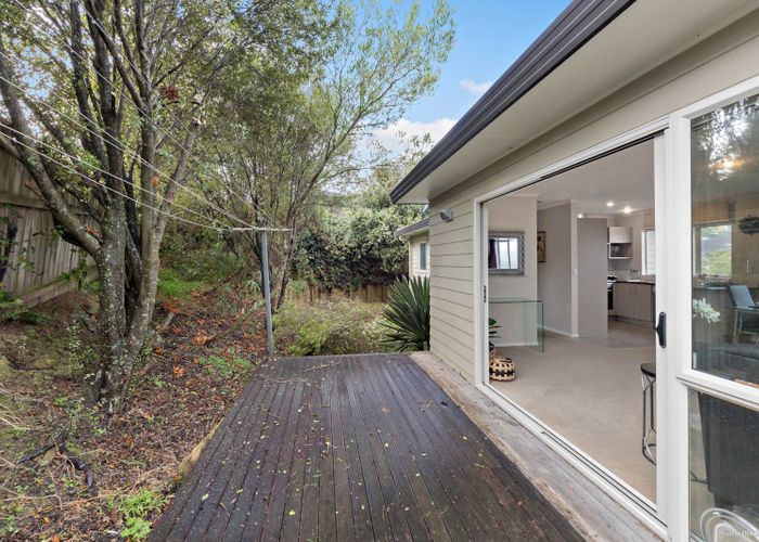  at 16 McKinley Road, Sunnyvale, Auckland