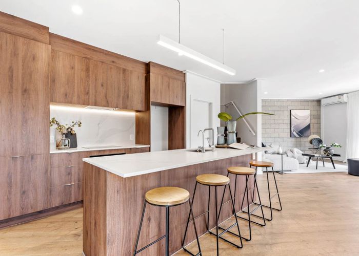  at 4/98-100 Walker Road, Point Chevalier, Auckland City, Auckland