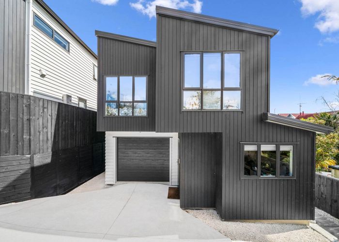  at 83B Penzance Road, Mairangi Bay, North Shore City, Auckland