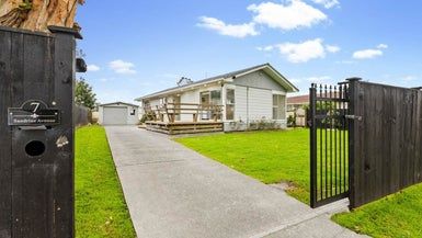  at 7 Sandrine Avenue, Clover Park, Auckland