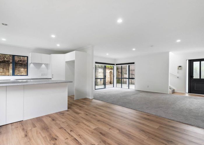  at 5/35 Highgrove Lane, Totara Vale, North Shore City, Auckland