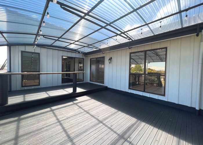  at 32 West Harbour Drive, West Harbour, Waitakere City, Auckland