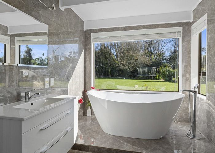  at 1059 Mountain Road, Waiongana, Inglewood