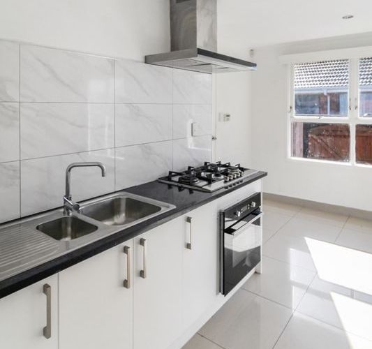  at 6 Plymouth Place, Papatoetoe, Manukau City, Auckland