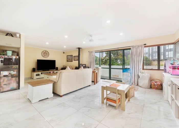  at 2/6 Wilkinson Way, Browns Bay, North Shore City, Auckland