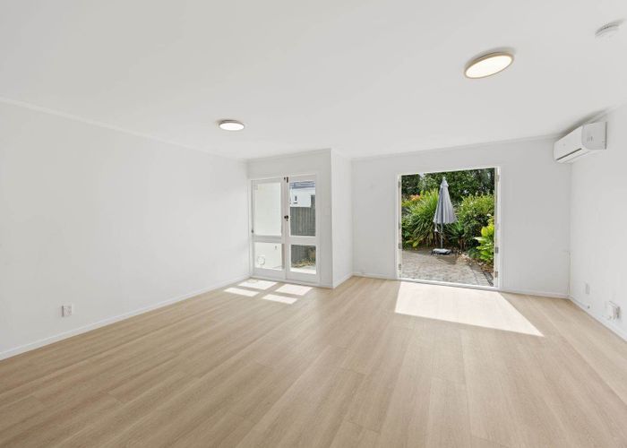  at 11/8 Hamilton Road, Herne Bay, Auckland