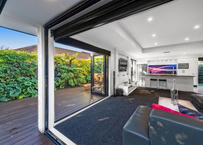  at 1/11 Teal Close, Woolston, Christchurch City, Canterbury