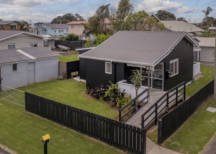  at 6 Aputa Avenue, Te Puru, Thames