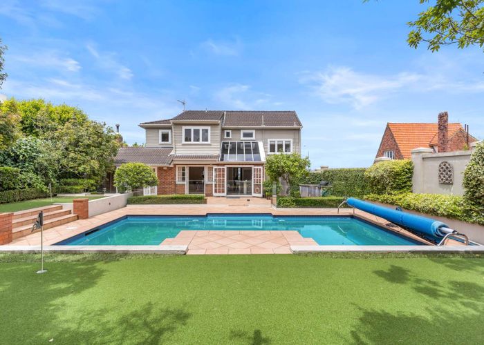  at 206 Hurstmere Road, Takapuna, Auckland
