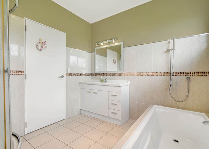  at 14 Cartmel Avenue, Massey, Waitakere City, Auckland