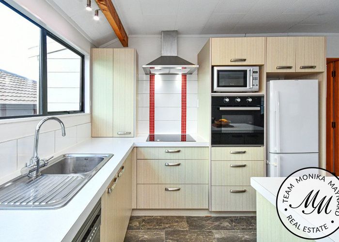  at 16B Lipscombe Avenue, Papatoetoe, Manukau City, Auckland