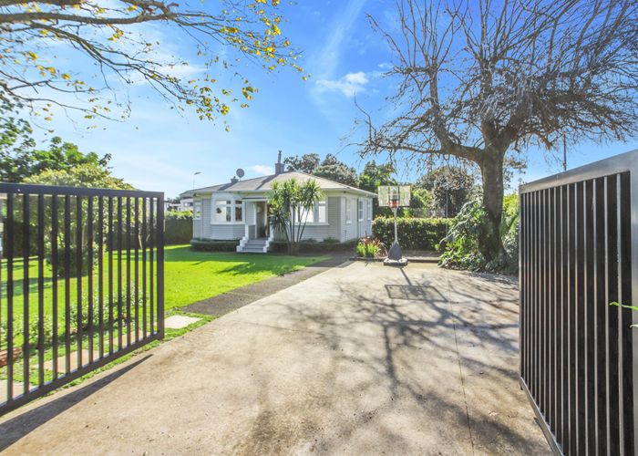 Free property data for 58 Taylor Road, Mangere Bridge, Auckland homes