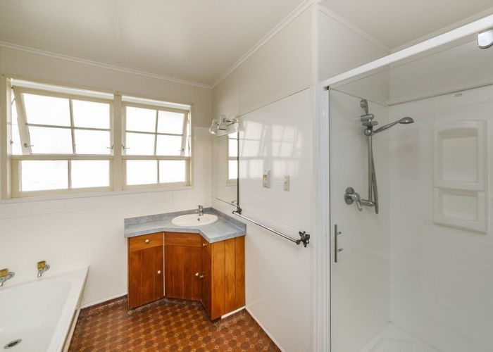  at 91 Bridge Street, Bulls