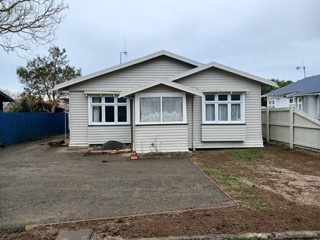  at 17 Shamrock Street, Takaro, Palmerston North, Manawatu / Whanganui