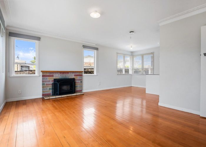  at 1/71 Sylvan Crescent, Te Atatū South, Auckland