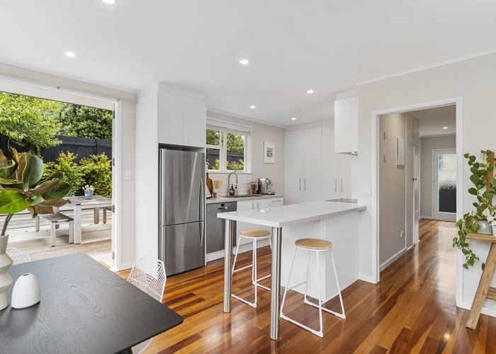  at 10 Carrs Place, Ellerslie, Auckland