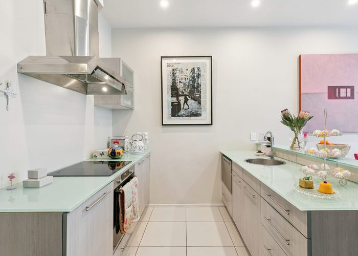  at 2/3 Holland Street, Te Aro, Wellington, Wellington