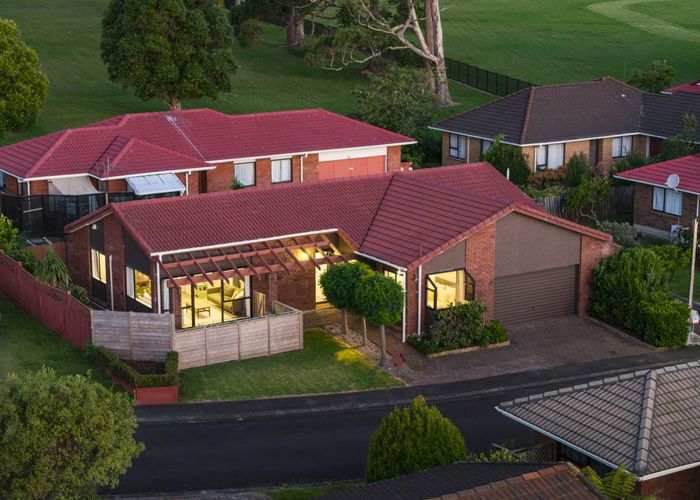  at 4 Bosnyak Drive, Te Atatu South, Waitakere City, Auckland