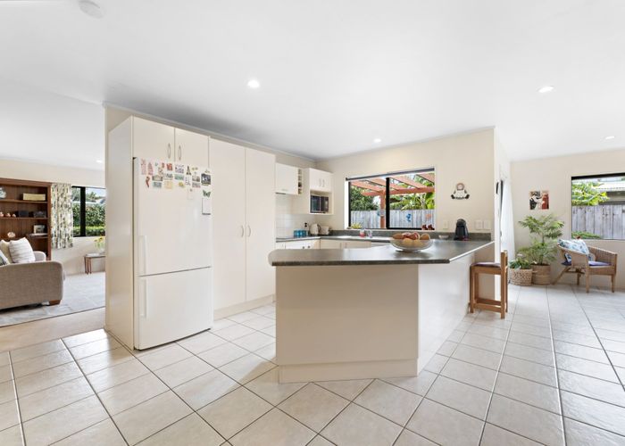  at 11 Kohanga Road, Mangere Bridge, Auckland
