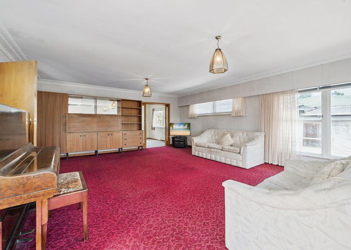  at 18 Millbrook Road, Henderson, Waitakere City, Auckland