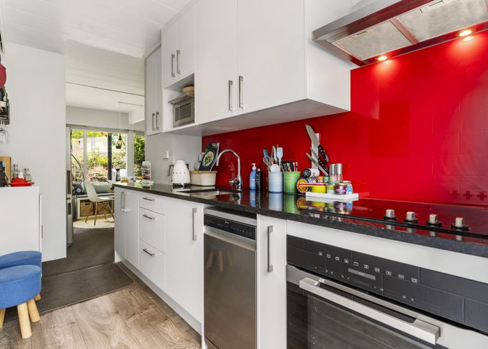  at 7/18 Parr Terrace, Castor Bay, North Shore City, Auckland