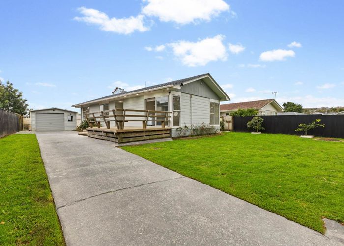  at 7  Sandrine Avenue, Clover Park, Manukau City, Auckland