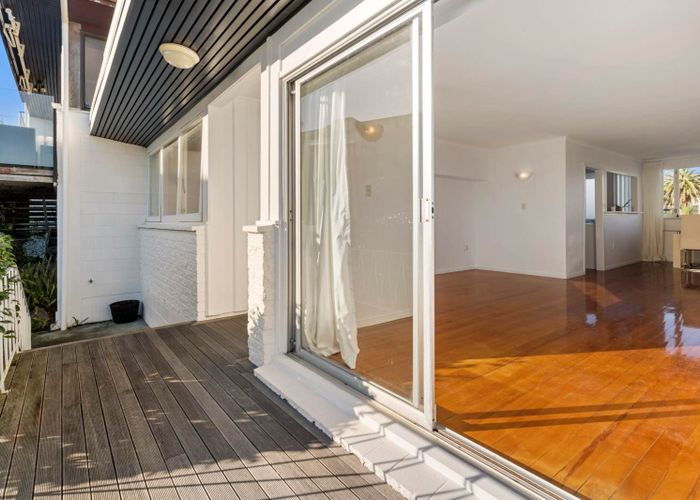 at 3/128 Paritai Drive, Orakei, Auckland