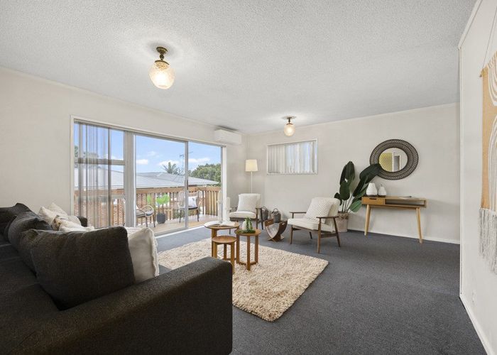  at 2/240 Onewa Road, Birkenhead, North Shore City, Auckland