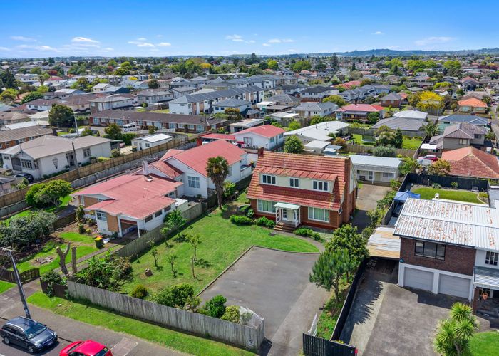  at 98 Wallace Road, Papatoetoe, Auckland
