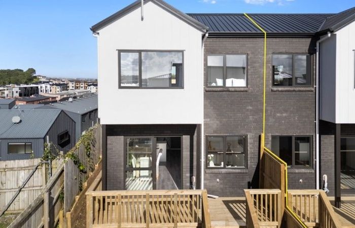  at 33 Ryburn Road, Mount Wellington, Auckland