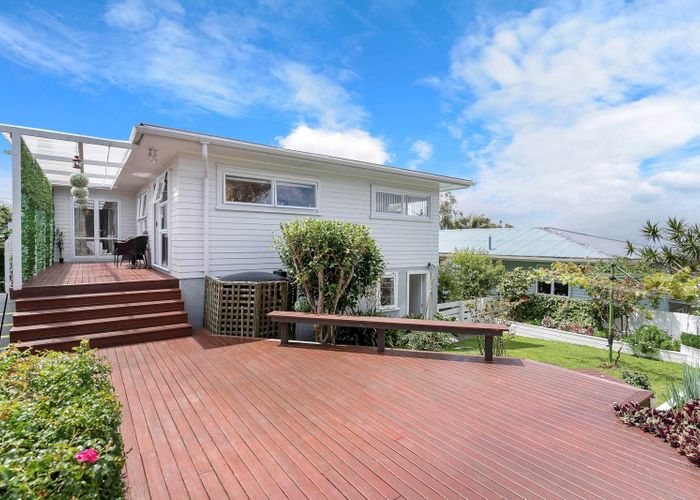  at 714 East Coast Road, Pinehill, North Shore City, Auckland