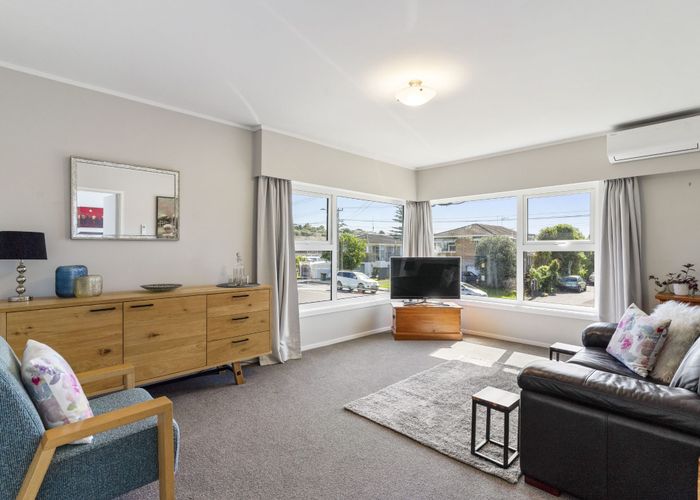  at 1/766 Beach Road, Browns Bay, Auckland