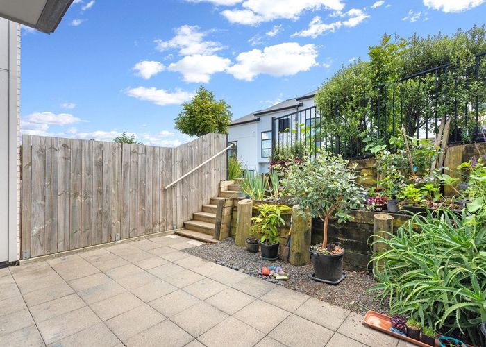  at 5 Tokai Place, Glen Eden, Waitakere City, Auckland