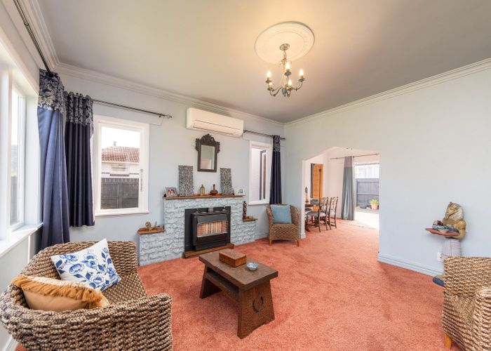  at 9 Mangaroa Hill Road, Maoribank, Upper Hutt, Wellington