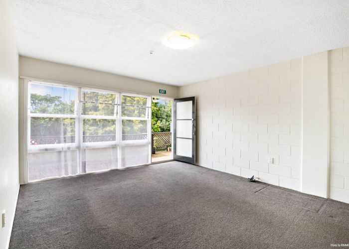  at 10/11 Tawera Road, Greenlane, Auckland