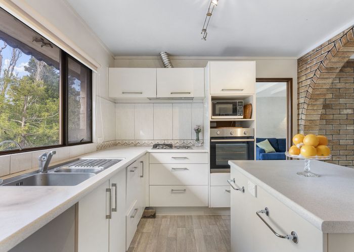  at 5 Braund Place, Glenfield, North Shore City, Auckland