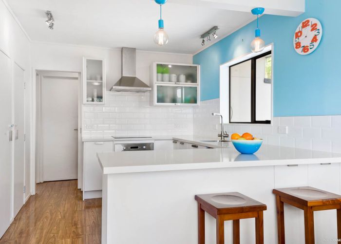  at 2/27 Weetman Drive, Browns Bay, Auckland