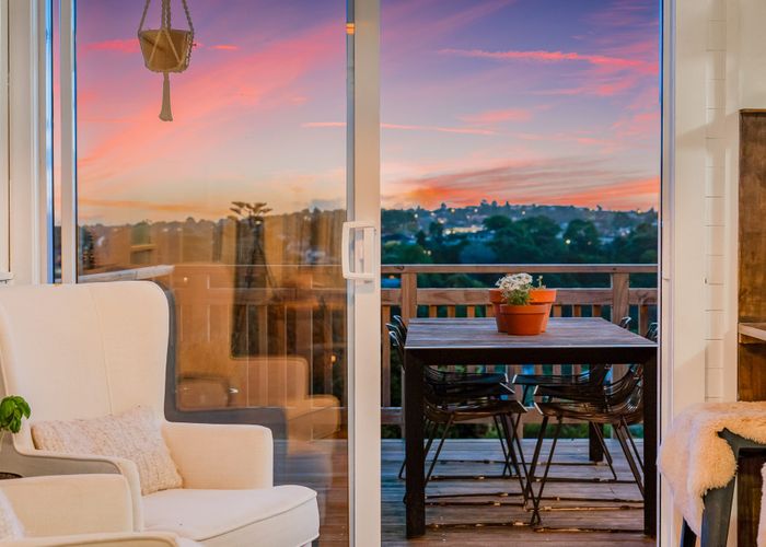  at 116 Carlisle Road, Browns Bay, North Shore City, Auckland